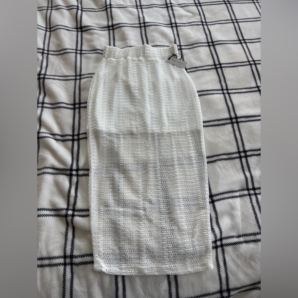 Brand New 🌟✨ Lovers & Friends White Textured Skirt Size XS nwt